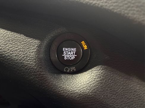 Used 2018 Jeep Cherokee Latitude Plus image 28