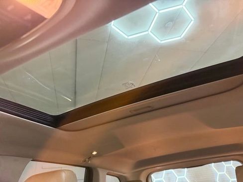 Used 2019 Jeep Grand Cherokee Limited image 22