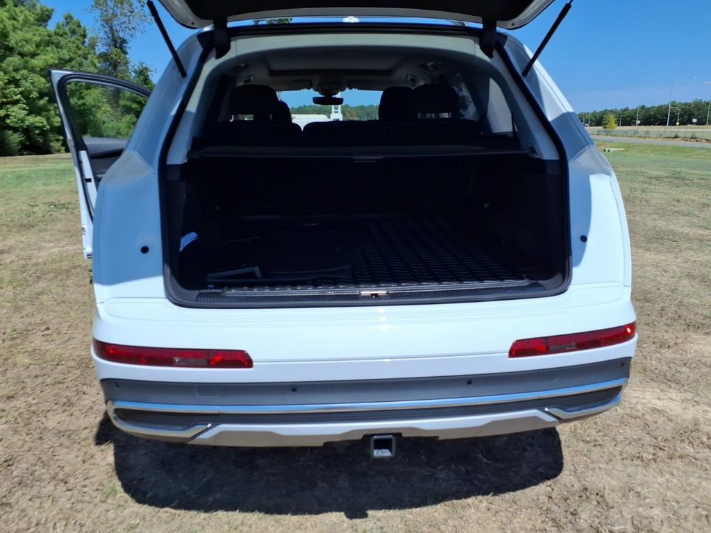 Used 2023 Audi Q7 3.0T Prestige AWD/4WD image 23