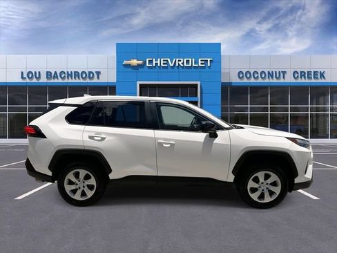 Used 2024 Toyota RAV4 LE FWD image 9