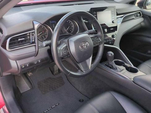 Used 2024 Toyota Camry SE image 10