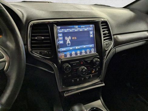 Used 2018 Jeep Grand Cherokee Limited image 16