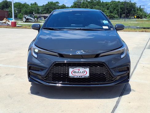 Certified 2026 Toyota Corolla SE FWD image 3