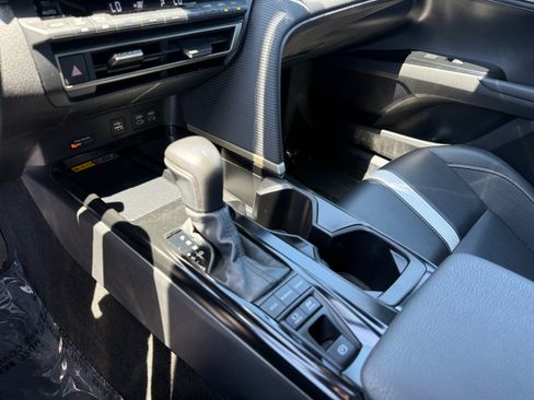 Used 2025 Toyota Camry SE FWD image 13