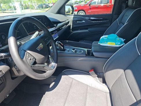 Used 2024 Cadillac Escalade Sport w/ LPO, ONYX Package AWD/4WD image 11
