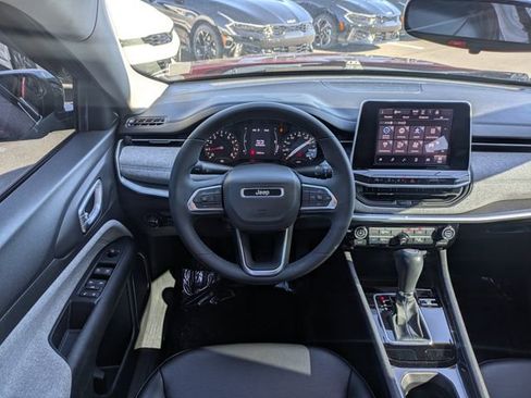 Used 2022 Jeep Compass Latitude FWD image 15