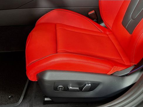 New 2026 BMW M5 w/ Executive Package image 21