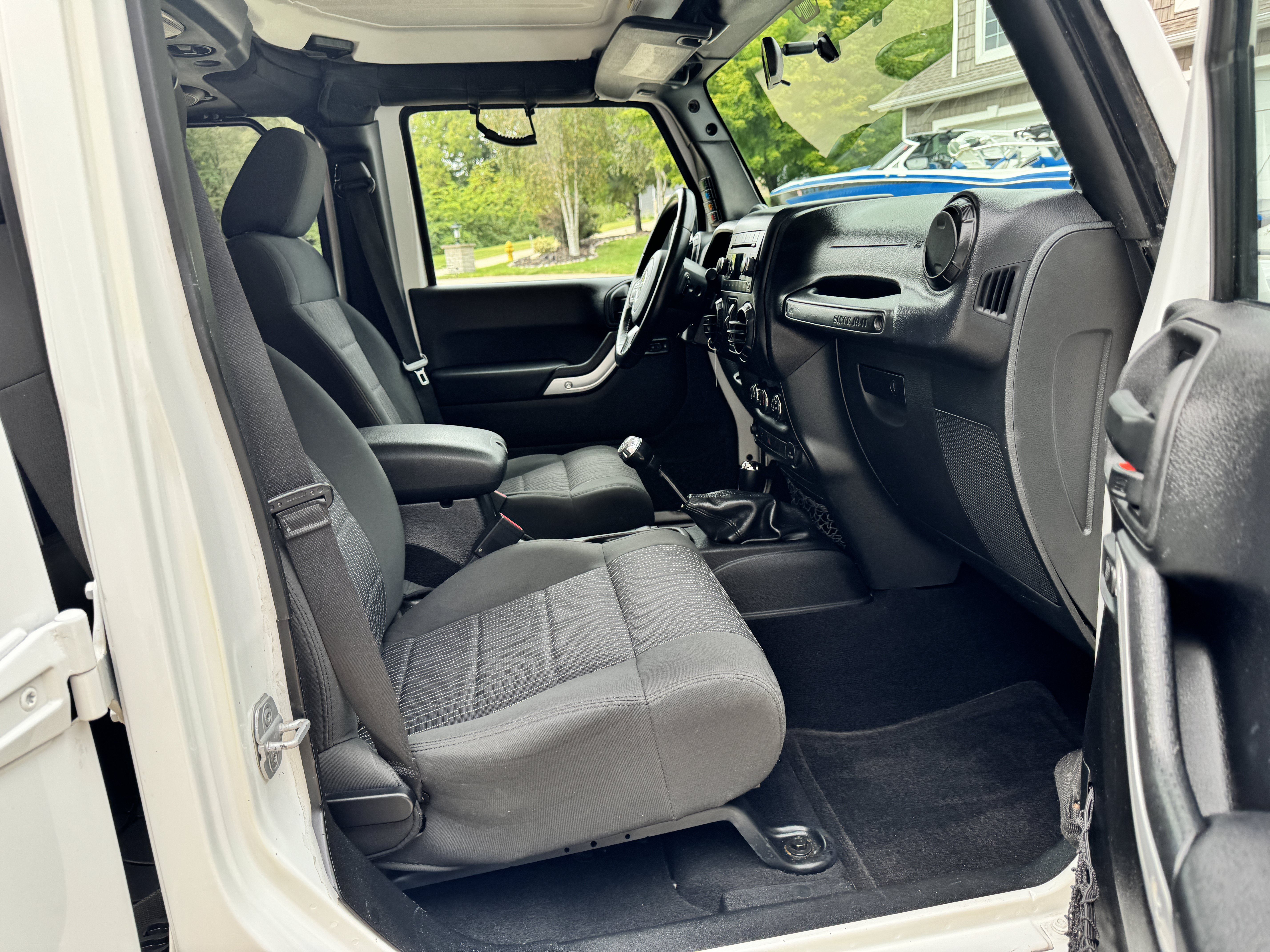 Used 2012 Jeep Wrangler Unlimited Sport AWD/4WD image 19