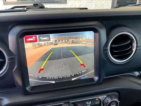 Used 2022 Jeep Wrangler Unlimited Rubicon w/ Cold Weather Group image 29