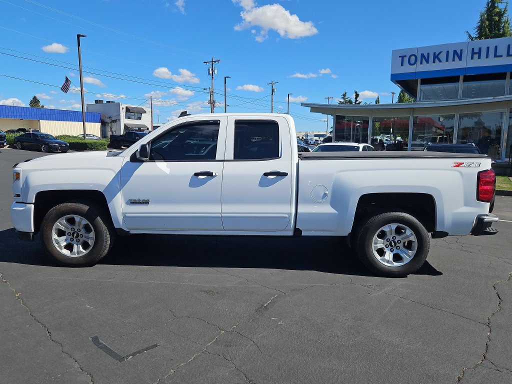 Used 2018 Chevrolet Silverado 1500 LT w/ Texas Edition AWD/4WD image 3