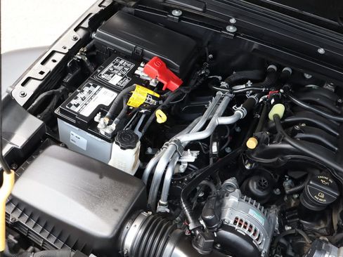 Used 2022 Jeep Wrangler Sport AWD/4WD image 12