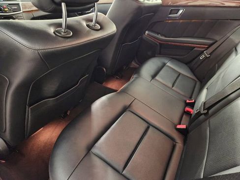 Used 2010 Mercedes-Benz E 350 4MATIC Sedan image 30