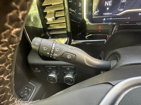 Used 2024 GMC Sierra 1500 SLE w/ Preferred Package image 30