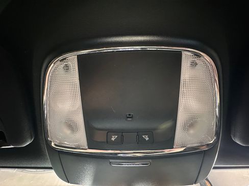 Used 2019 Jeep Grand Cherokee Laredo RWD image 19
