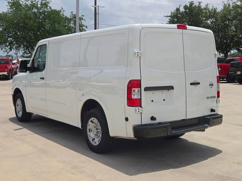 Used 2021 Nissan NV 2500 SV RWD image 5