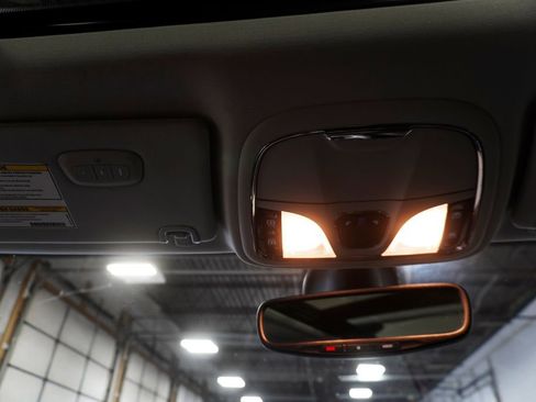 Used 2020 Jeep Cherokee Trailhawk image 31