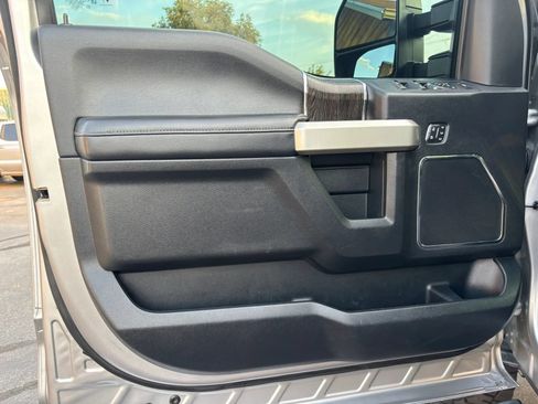 Used 2020 Ford F350 Lariat AWD/4WD image 9