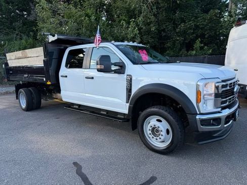 Certified 2025 Ford F550 4x4 Crew Cab Super Duty w/ XL Chrome Package image 3