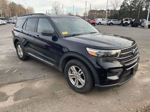 Used 2020 Ford Explorer XLT RWD image 1
