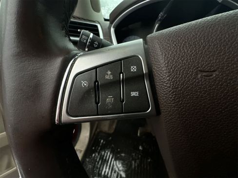 Used 2010 Cadillac SRX Luxury image 24