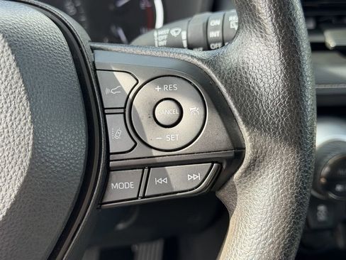 Used 2024 Toyota RAV4 XLE FWD image 23