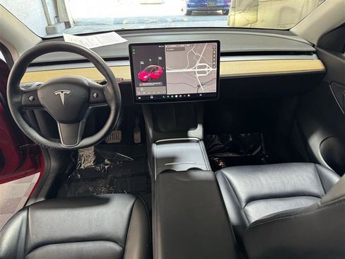 Used 2021 Tesla Model Y Long Range image 13