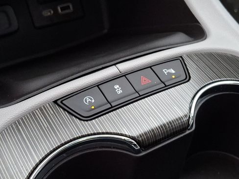 Certified 2023 GMC Acadia SLT w/ Technology Package AWD/4WD image 26