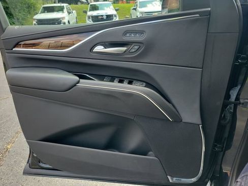 Certified 2023 Cadillac Escalade ESV Premium Luxury w/ LPO, Radiant Package AWD/4WD image 22