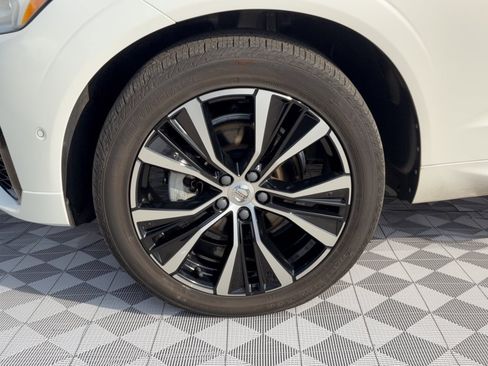 Used 2024 Volvo XC60 B5 Plus w/ Protection Package Premier AWD/4WD image 13
