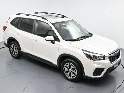 Used 2019 Subaru Forester Premium AWD/4WD image 38