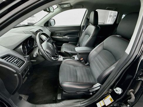 Used 2025 Mitsubishi Outlander Sport SE AWD/4WD image 13