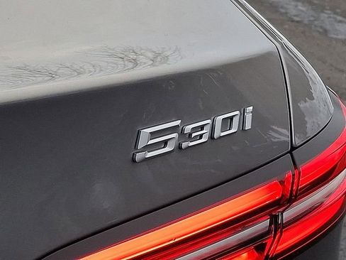 New 2026 BMW 530i xDrive w/ Premium Package AWD/4WD image 9
