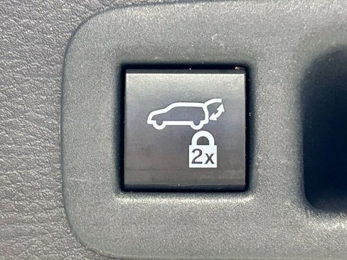 Used 2021 Toyota Sienna XLE image 16