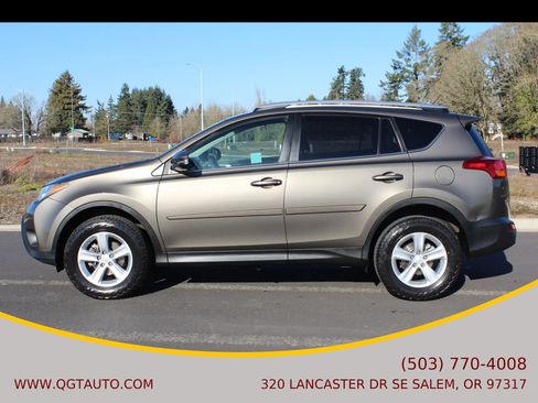 Used 2013 Toyota RAV4 XLE FWD image 2