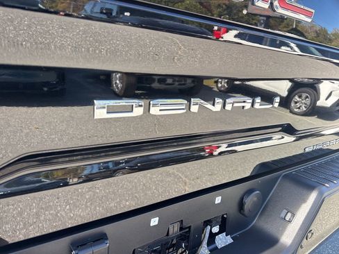 Used 2025 GMC Sierra 2500 Denali w/ Denali Reserve Package image 34