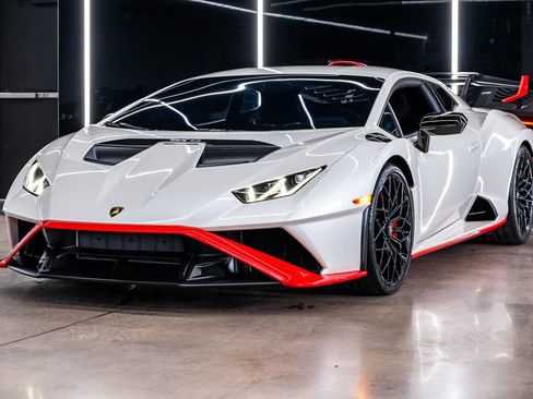 Used 2024 Lamborghini Huracan STO RWD image 5