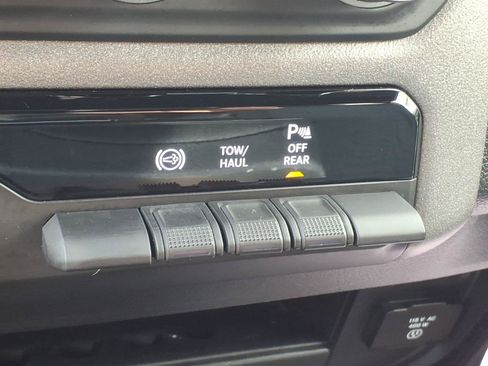 Used 2022 RAM 3500 Tradesman AWD/4WD image 19
