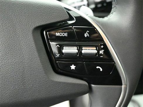 Used 2024 Kia Niro EX image 15