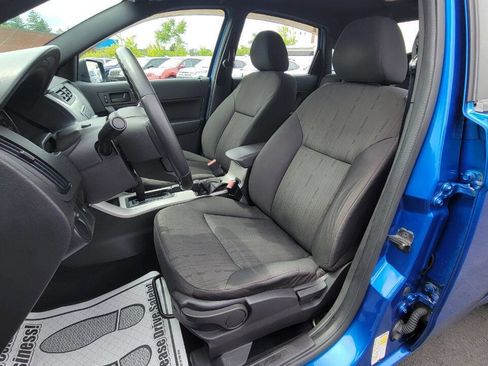 Used 2010 Ford Focus SE FWD image 13