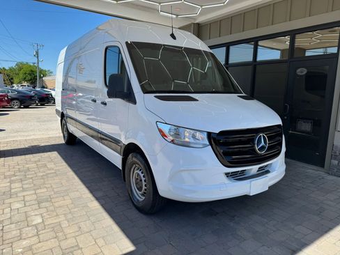 Used 2021 Mercedes-Benz Sprinter 2500 w/ Driver Convenience Package image 1