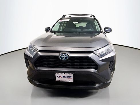 Used 2021 Toyota RAV4 LE AWD/4WD image 2