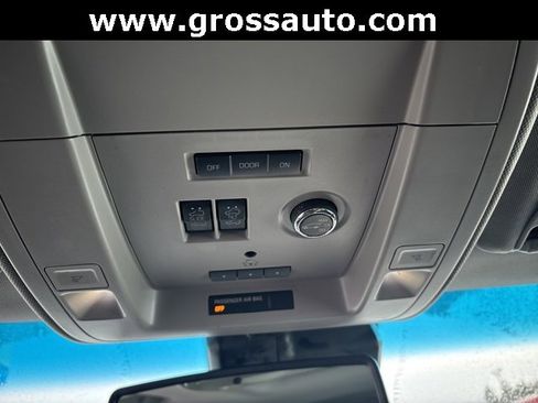 Used 2017 Chevrolet Suburban LT w/ Luxury Package image 27