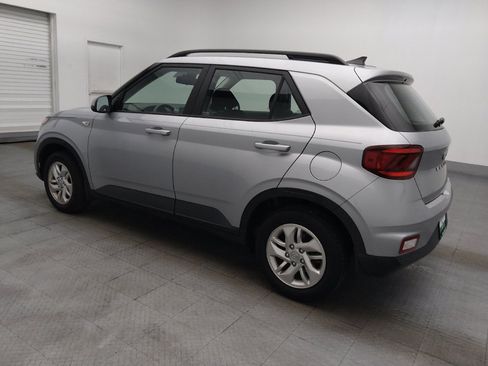Used 2020 Hyundai Venue SEL FWD image 3