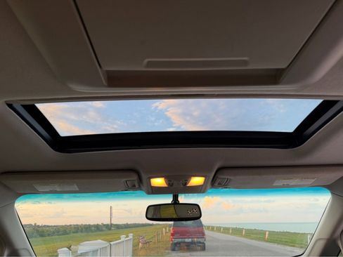 Used 2015 Nissan Quest Platinum image 13