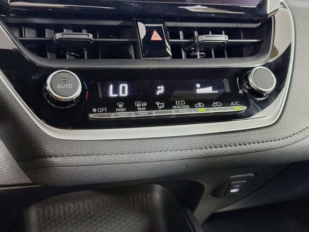 Used 2025 Toyota Corolla SE FWD image 20