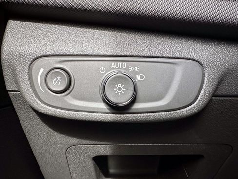 Used 2024 Chevrolet TrailBlazer LS FWD image 14