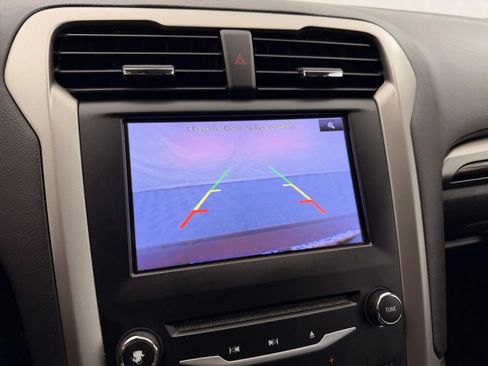 Used 2013 Ford Fusion SE FWD image 15