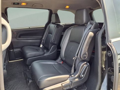 Used 2023 Honda Odyssey Touring image 14
