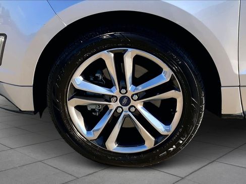 Used 2018 Ford Edge Sport w/ Technology Package image 8