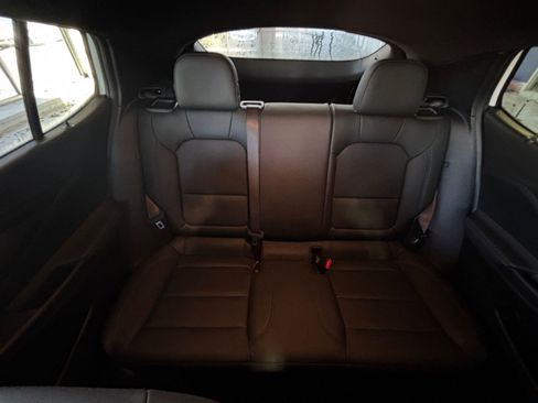 Used 2025 Buick Envista Sport Touring image 37